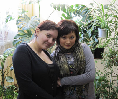 Кристина Харченко (справа).