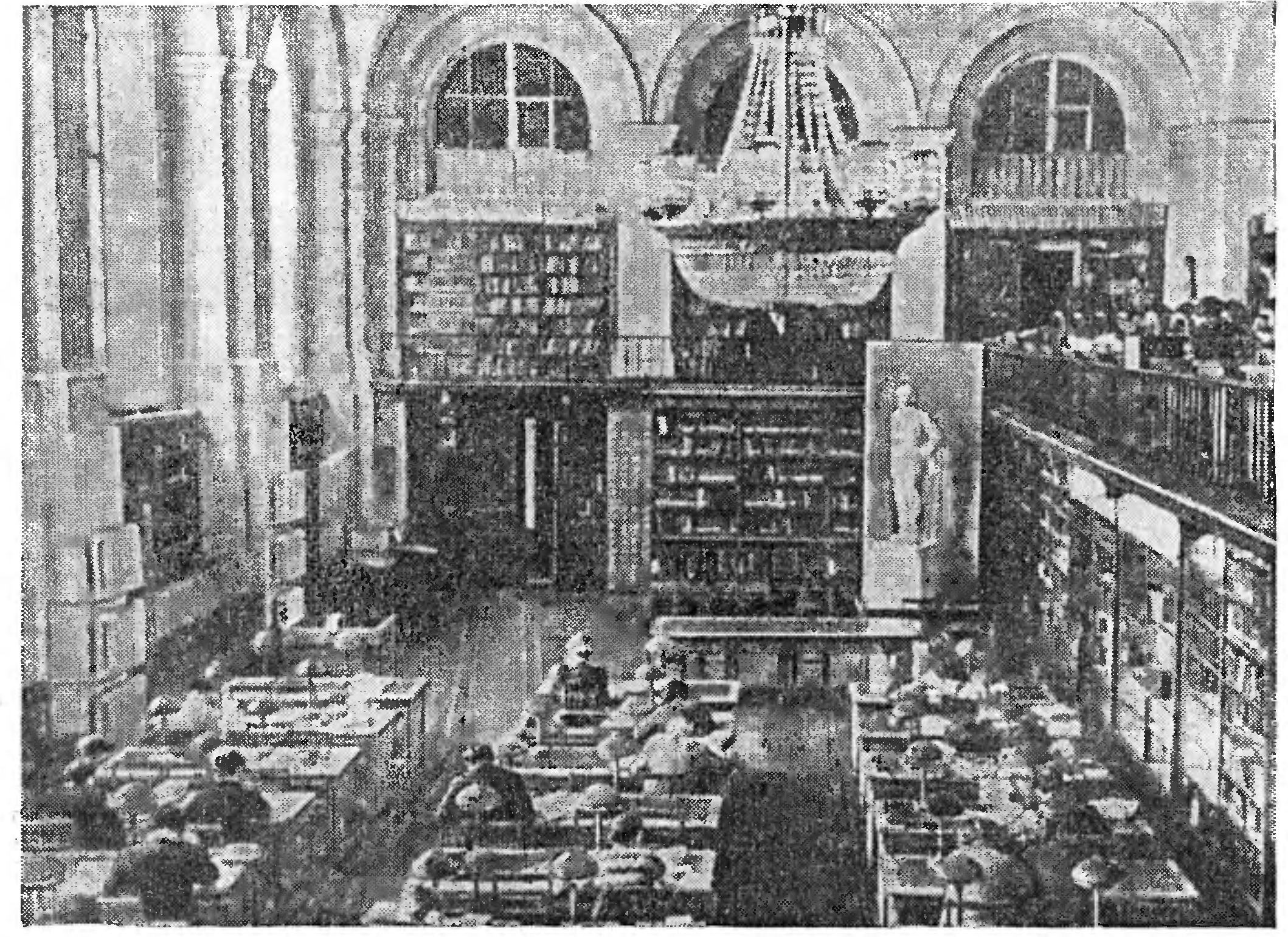 В КНИЖНОМ АРСЕНАЛЕ