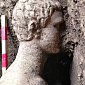 Мраморную статую Гермеса спрятали в канализации